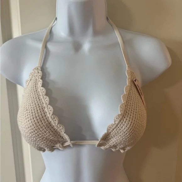Elegant Cream Crochet Bikini Top - Picture 2 of 8